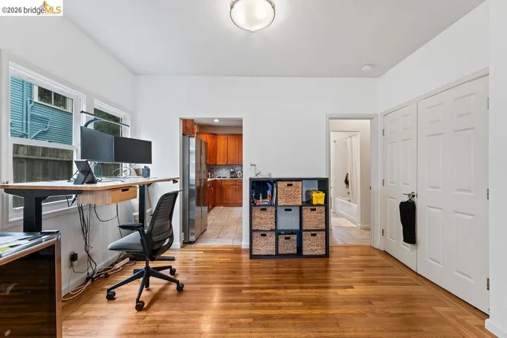 74 Pearl St, Oakland, California 94611