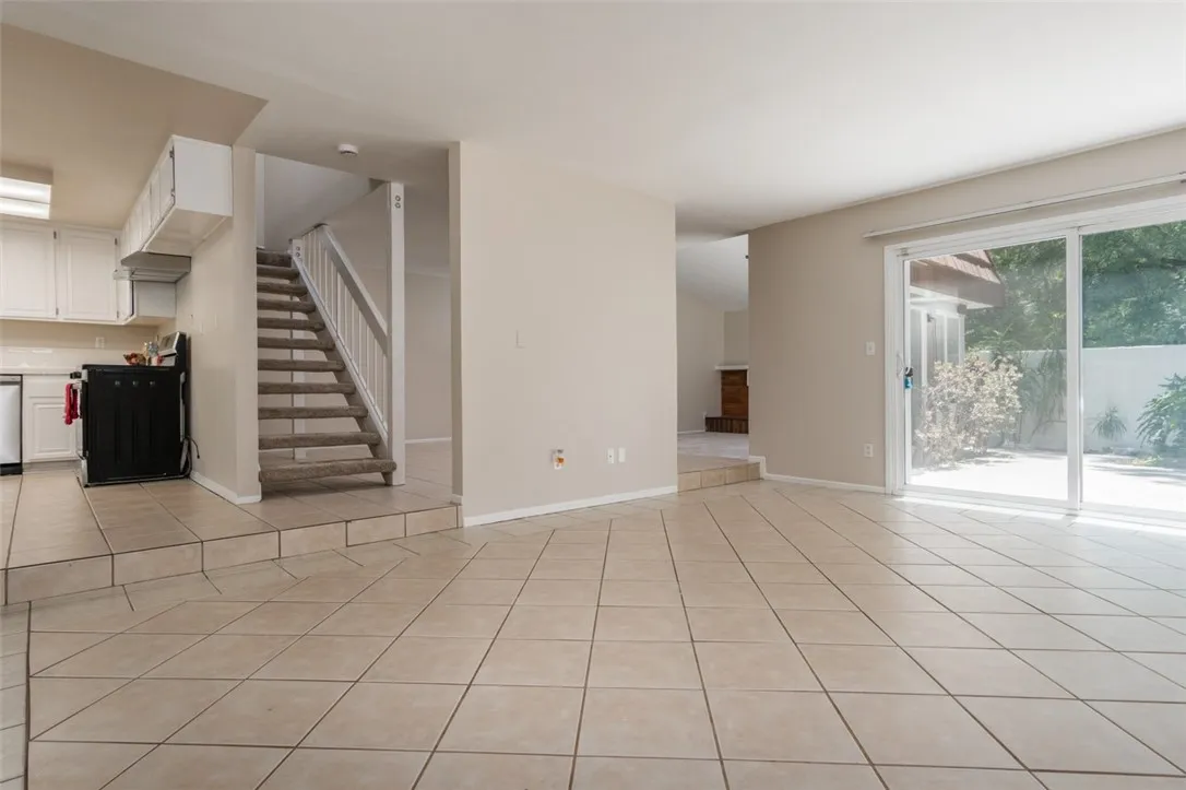 Family room to kitchen and living rooms