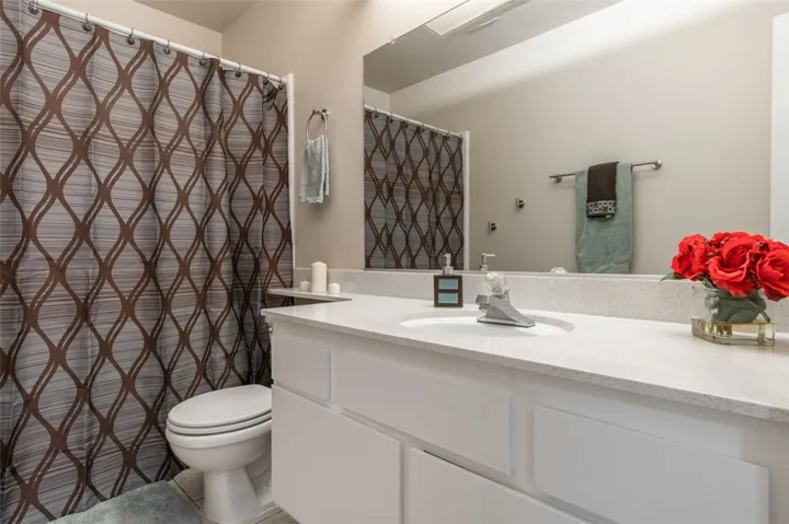 Upstairs shared bath