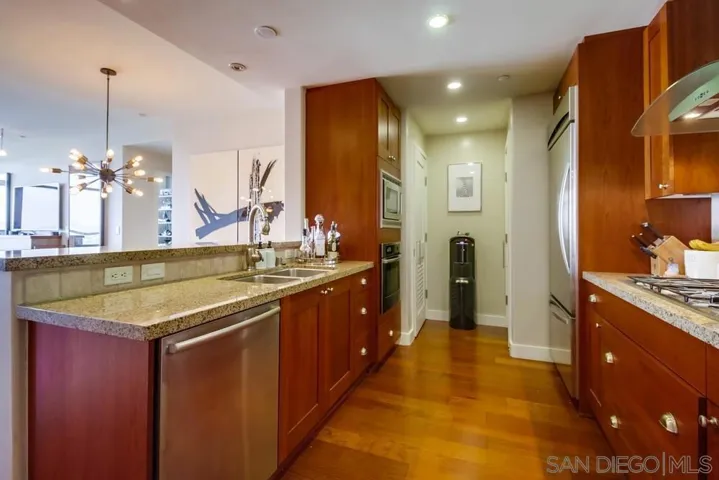 700 W E St 1602, San Diego, California 92101