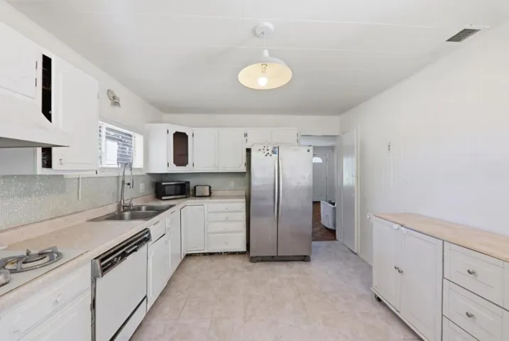 2032 Lyon Avenue, Belmont, California 94002