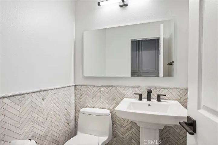 34 League, Irvine, California 92602