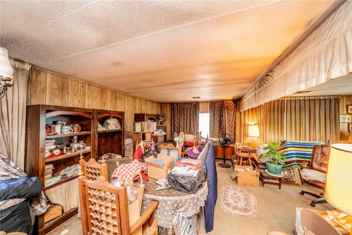 19175 Kailua, Adelanto, California 92301