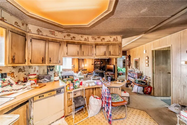 19175 Kailua, Adelanto, California 92301