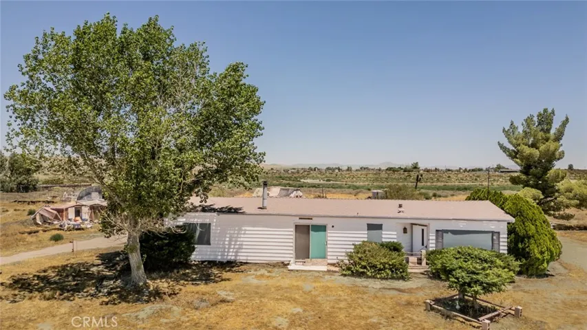 19175 Kailua, Adelanto, California 92301