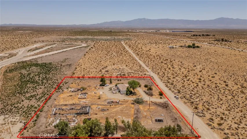 19175 Kailua, Adelanto, California 92301