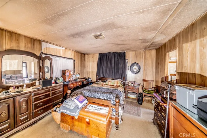 19175 Kailua, Adelanto, California 92301
