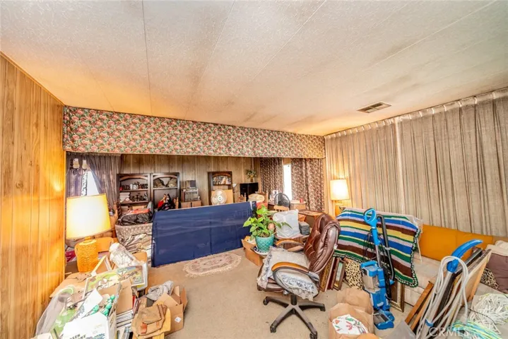 19175 Kailua, Adelanto, California 92301
