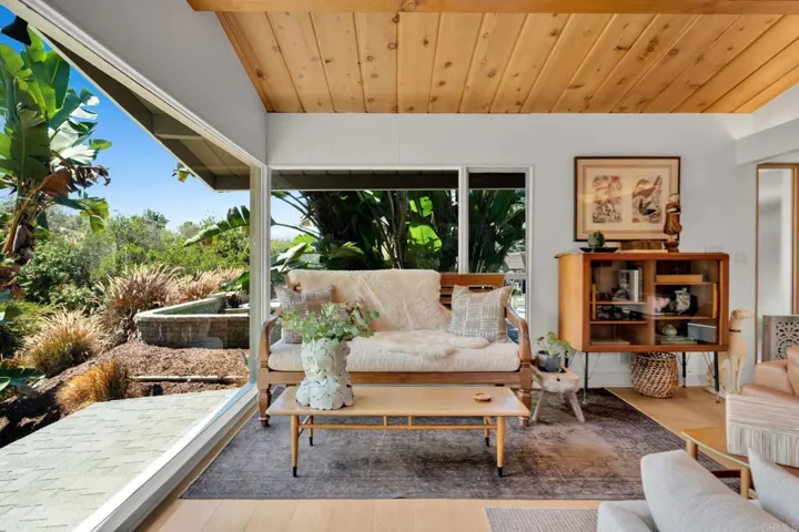 705 Valley Drive, Vista, California 92084