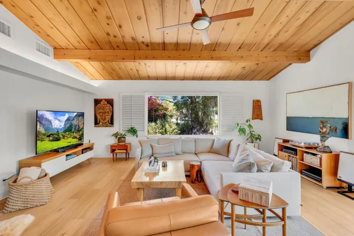 705 Valley Drive, Vista, California 92084