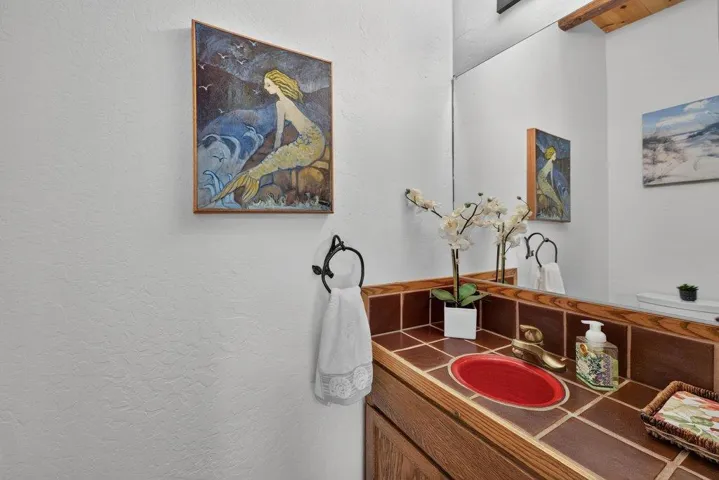 355 Valencia Road, Aptos, California 95003