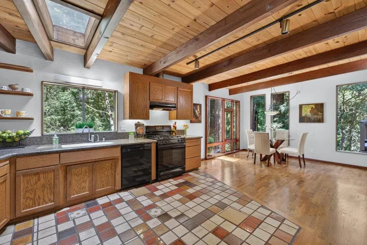 355 Valencia Road, Aptos, California 95003