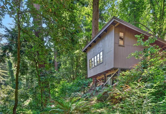 355 Valencia Road, Aptos, California 95003