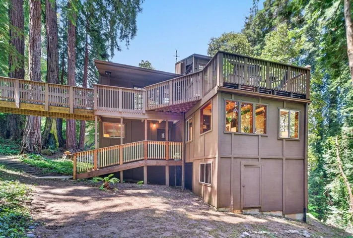355 Valencia Road, Aptos, California 95003