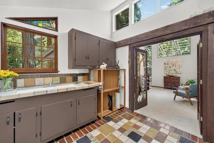 355 Valencia Road, Aptos, California 95003