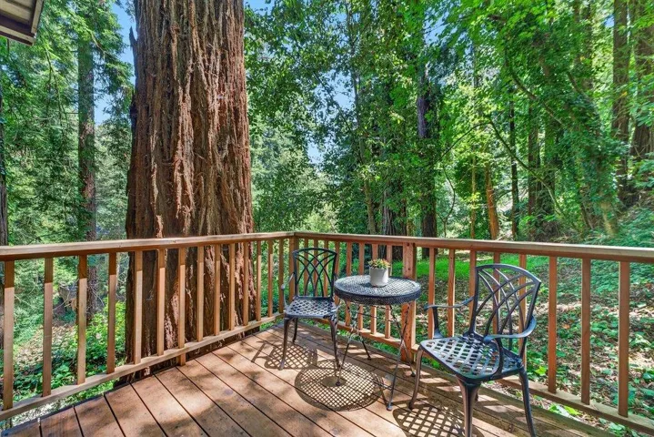 355 Valencia Road, Aptos, California 95003
