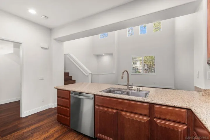 9936 Leavesly Trl, Santee, California 92071