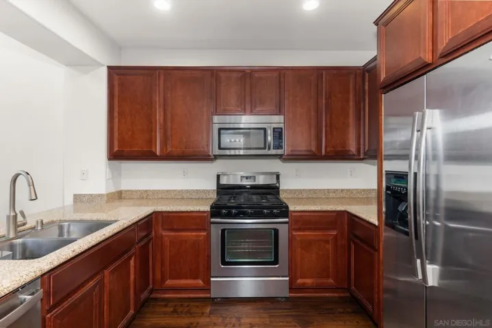9936 Leavesly Trl, Santee, California 92071