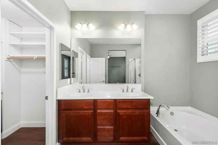 9936 Leavesly Trl, Santee, California 92071