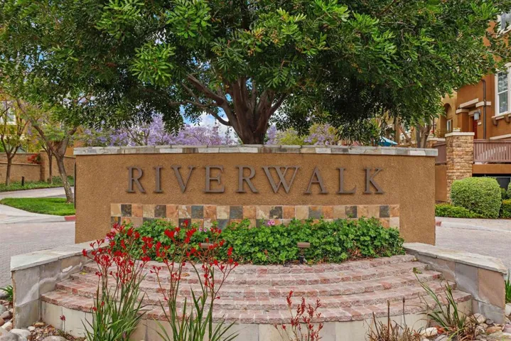 9936 Leavesly Trl, Santee, California 92071