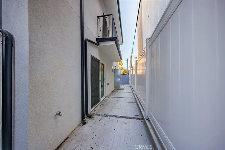 1243 N Sycamore Street, Los Angeles, California 90038