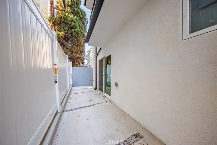 1243 N Sycamore Street, Los Angeles, California 90038