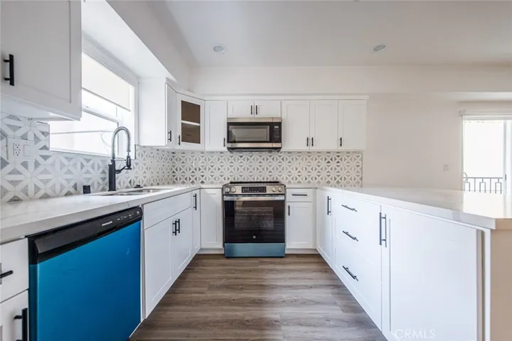 1243 N Sycamore Street, Los Angeles, California 90038