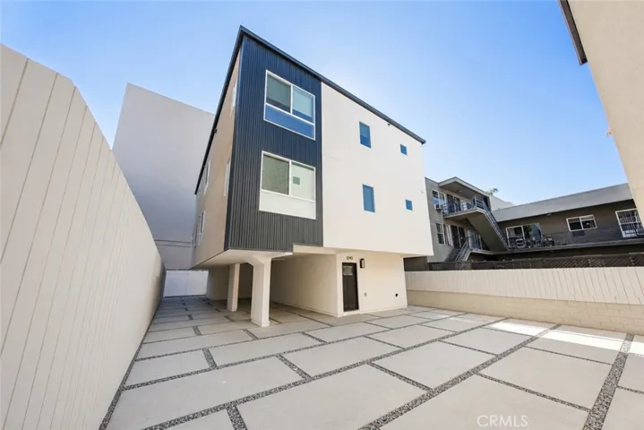 1243 N Sycamore Street, Los Angeles, California 90038