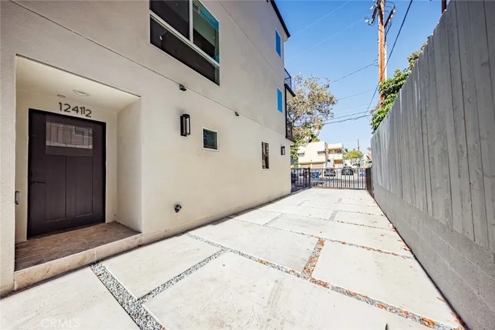 1243 N Sycamore Street, Los Angeles, California 90038