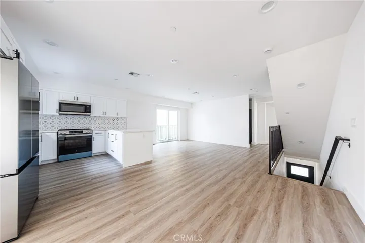 1243 N Sycamore Street, Los Angeles, California 90038