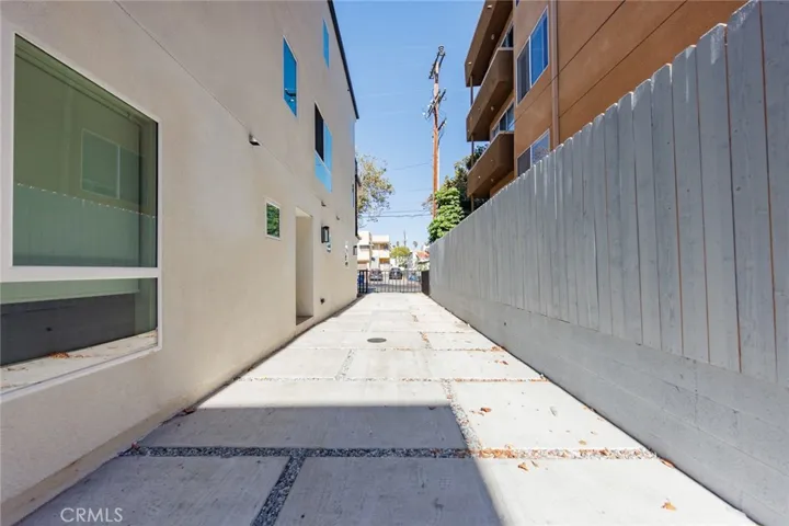 1243 N Sycamore Street, Los Angeles, California 90038
