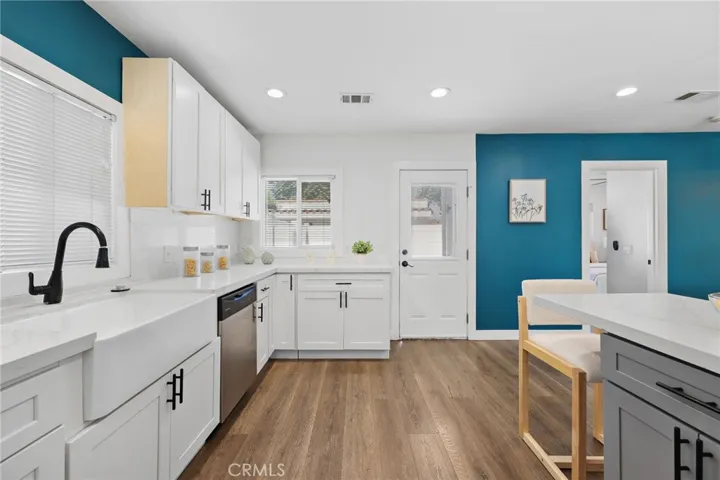 6612 2nd, Los Angeles, California 90043