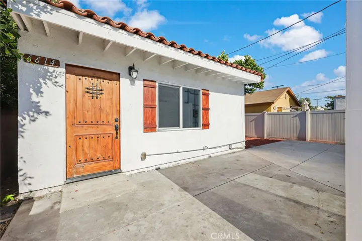 6612 2nd, Los Angeles, California 90043