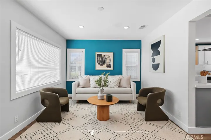 6612 2nd, Los Angeles, California 90043