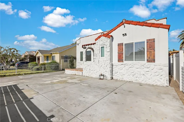 6612 2nd, Los Angeles, California 90043