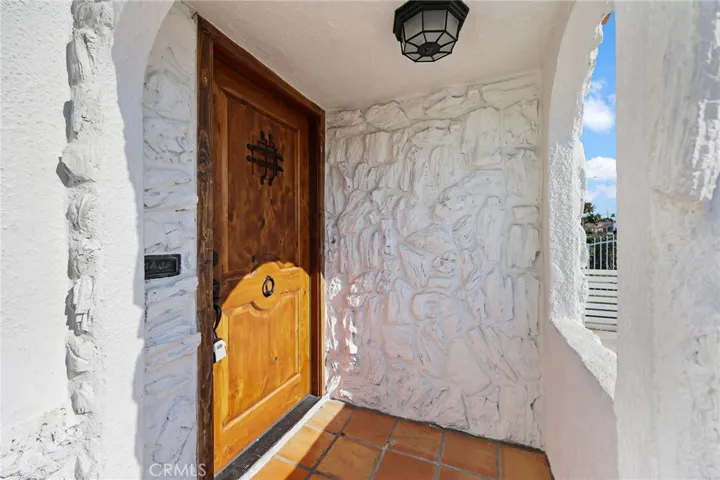6612 2nd, Los Angeles, California 90043