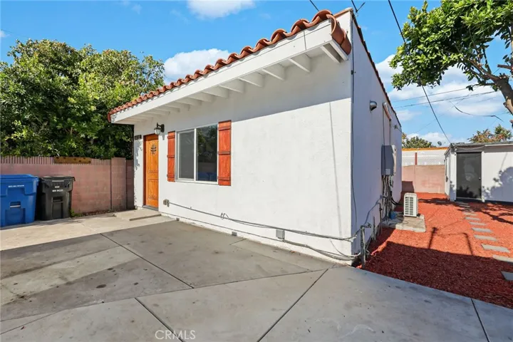 6612 2nd, Los Angeles, California 90043
