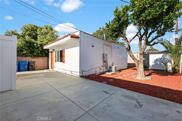 6612 2nd, Los Angeles, California 90043