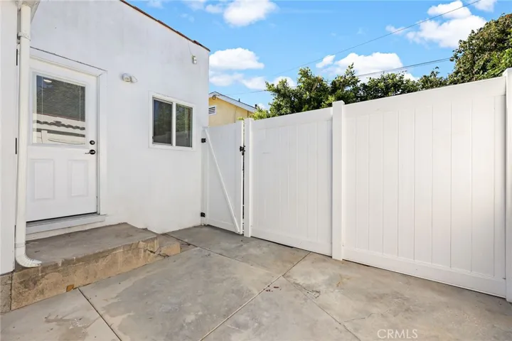 6612 2nd, Los Angeles, California 90043