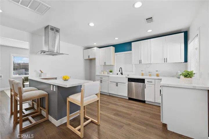 6612 2nd, Los Angeles, California 90043