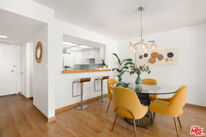 10966 Rochester Avenue 6b, Los Angeles, California 90024