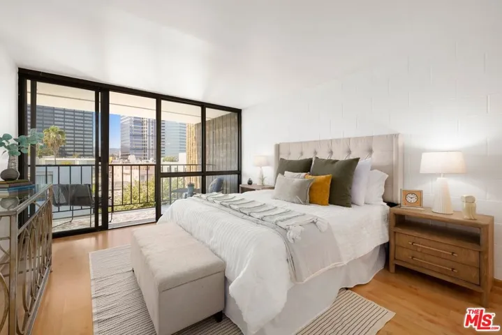 10966 Rochester Avenue 6b, Los Angeles, California 90024