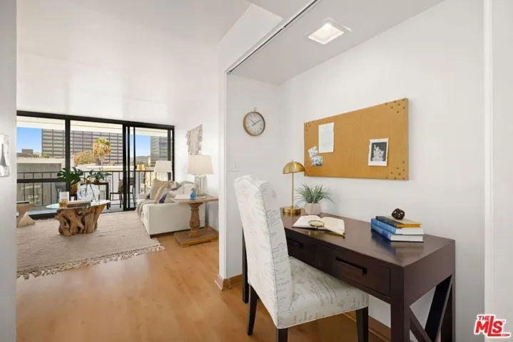 10966 Rochester Avenue 6b, Los Angeles, California 90024