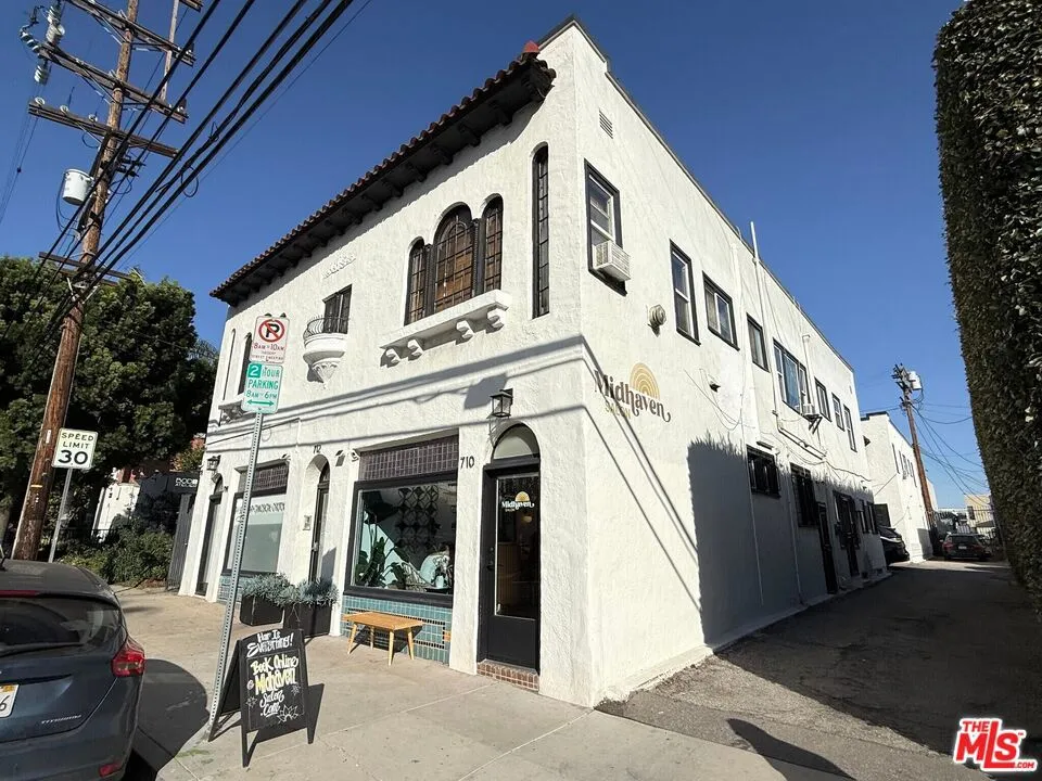 710 N Van Ness Ave
