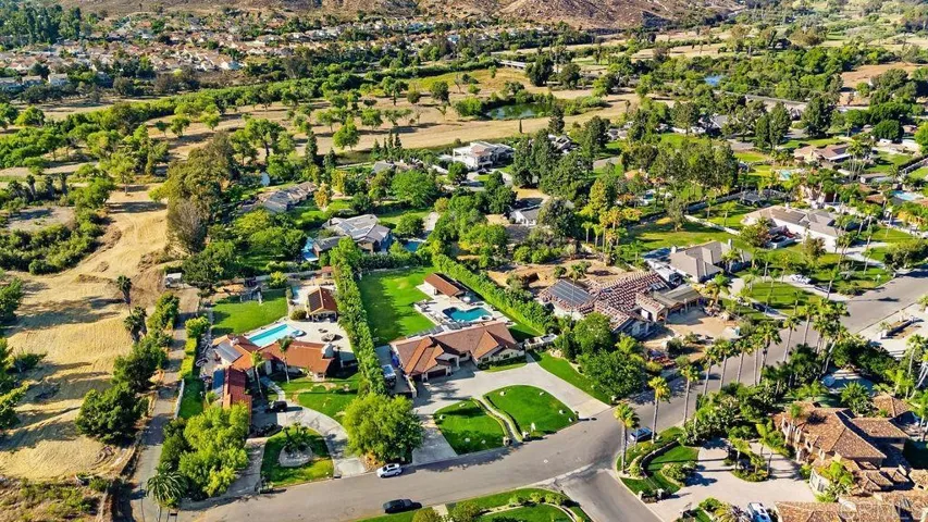 3572 74 Par Four Drive, El Cajon, California 92019
