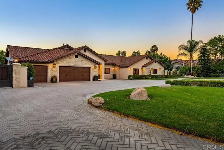 3572 74 Par Four Drive, El Cajon, California 92019