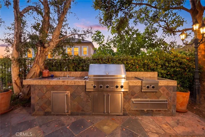 2738 Sleepy Hollow, Glendale, California 91206