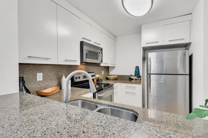 7425 Charmant Dr 2901, San Diego, California 92122