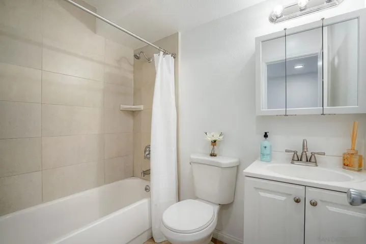3852 Basilone Street 2, San Diego, California 92110