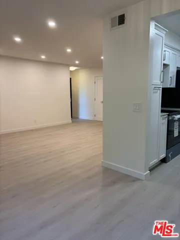23635 Park Capri 30, Calabasas, California 91302